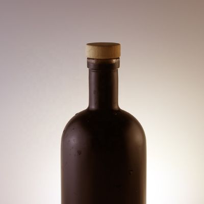500ml 750ml Empty Glass Bottle with Cork Customized Varnish Vodka Tequila Liquor