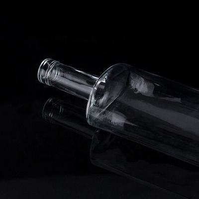1750ml 1000ml Glass Bottles for Liquor Customized Round Vodka Bottle Versatile Usage
