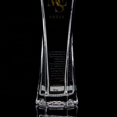 Unique 750ml Square Shoulder Super Flint Glass Bottle With Cork for Rum Vodka Whisky